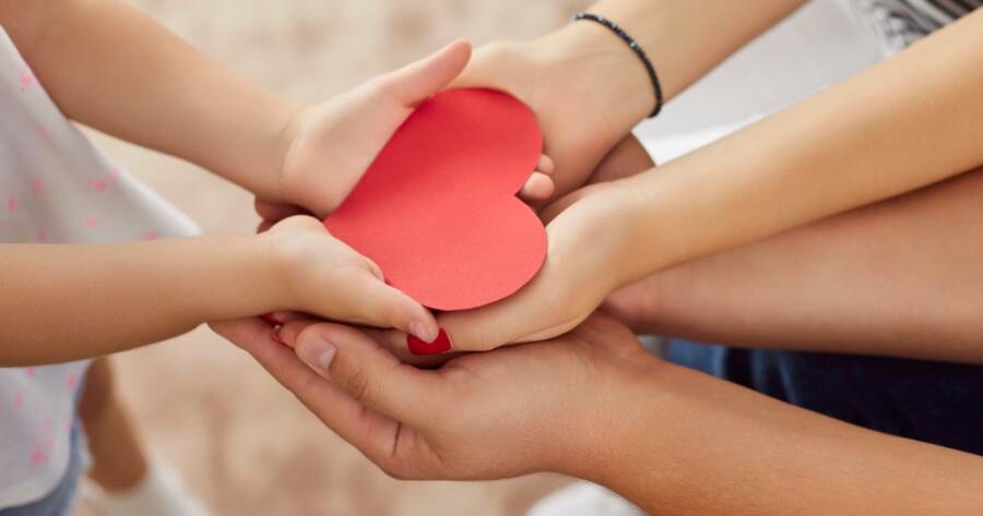 What Every Parent Should Teach Their Child About Giving and Gratitude